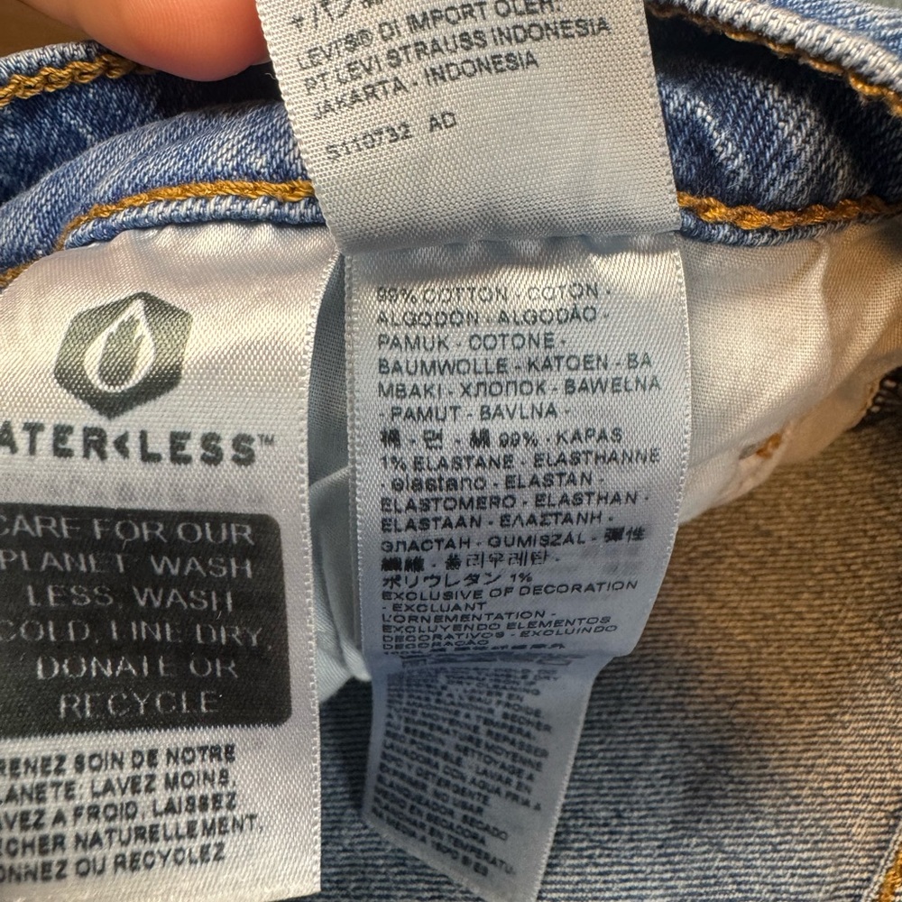 Levi’s Ribcage Straight Ankle Jeans - Picture 6 of 8